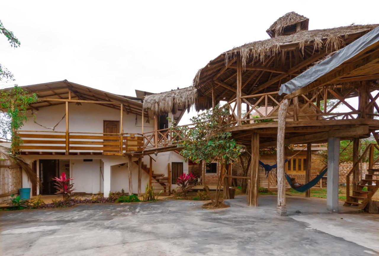 Hostal Tortuga Dorada Puerto López Exterior foto