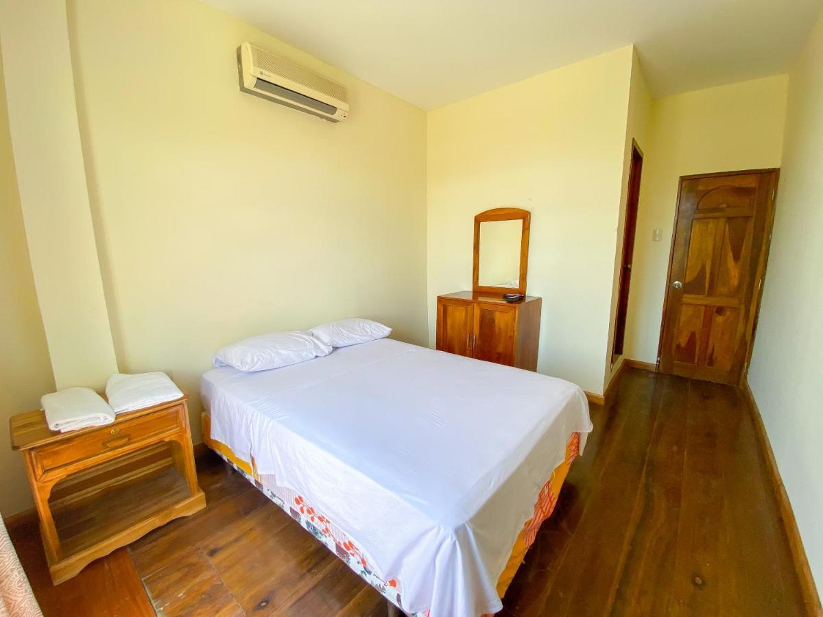 Hostal Tortuga Dorada Puerto López Exterior foto